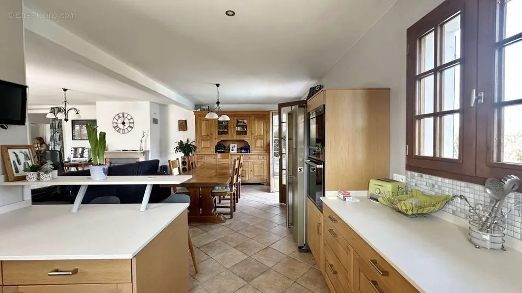 Cuisine - Maison Basque avec Piscine à Mouguerre