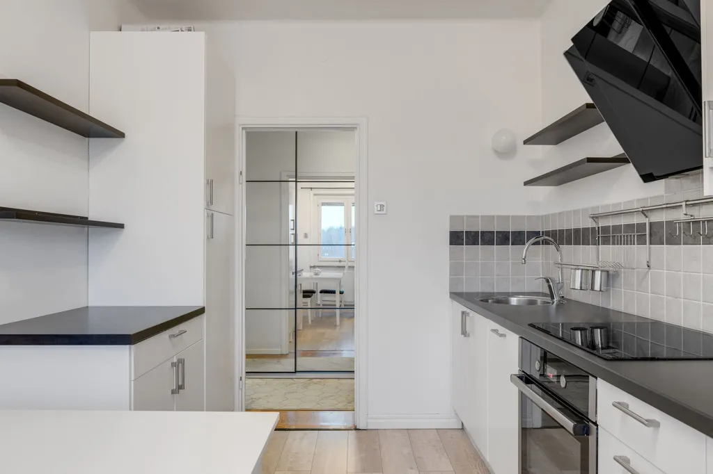 Cuisine - 1-Bedroom Apartment with Balcony in Norrköping