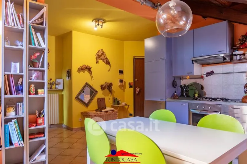 Söögituba - Two-Level Apartment with Balcony in Busca