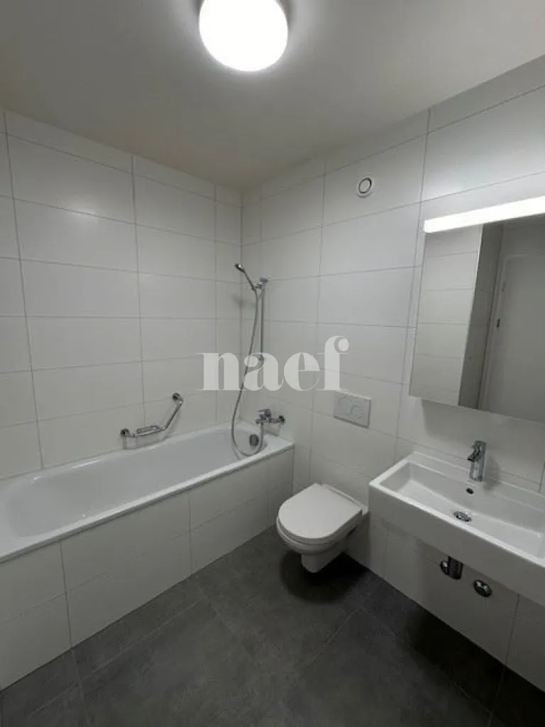 Bathrooms - Modern Studio with Balcony in Prilly