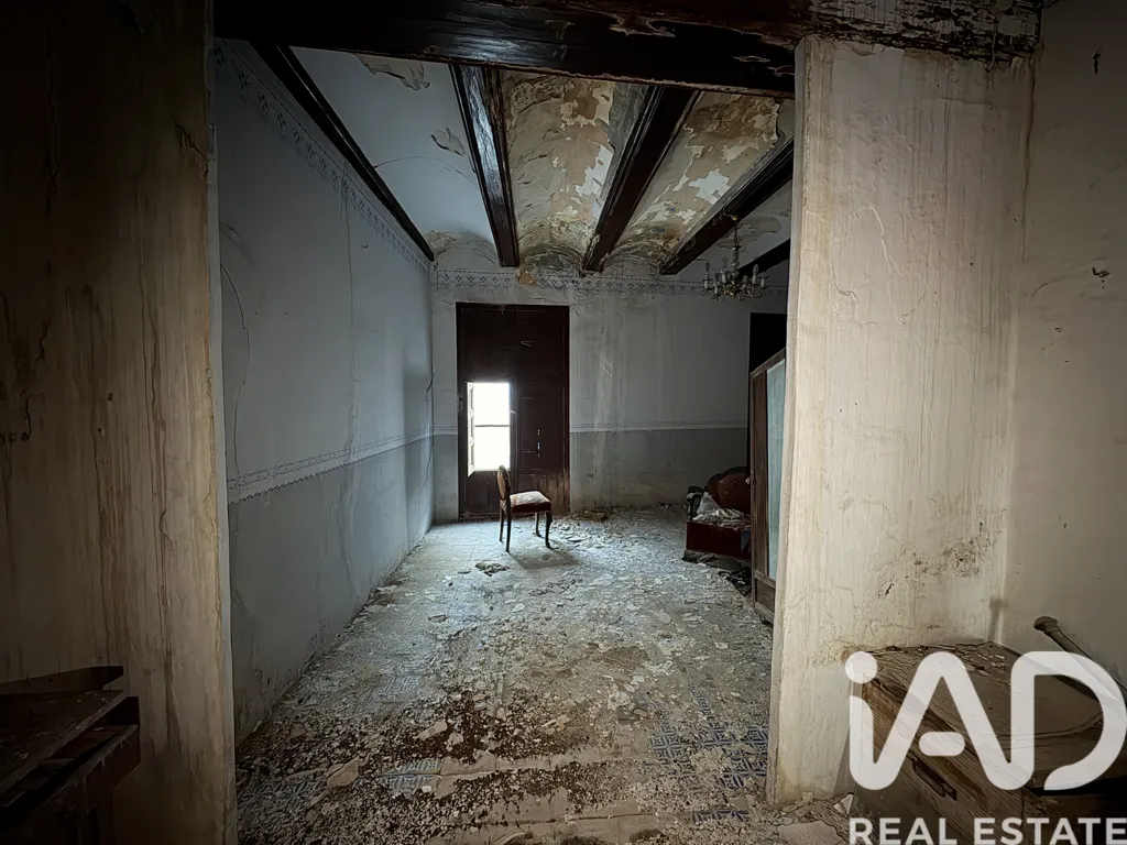 Rooms - Townhouse for Renovation in Llíria Centre