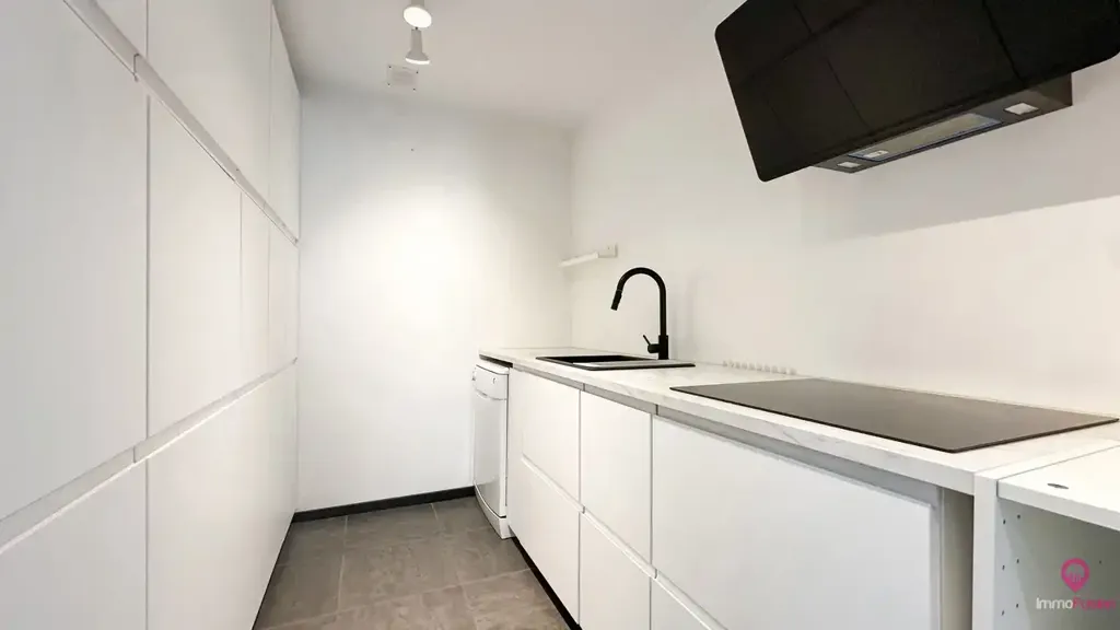 Kitchen - Mixed-Use Property with Garden in Beringen Centre