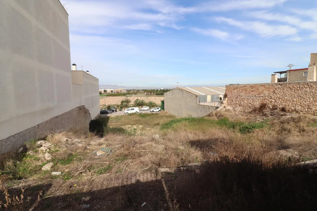 Aed - Commercial Plot with Views in Benijófar