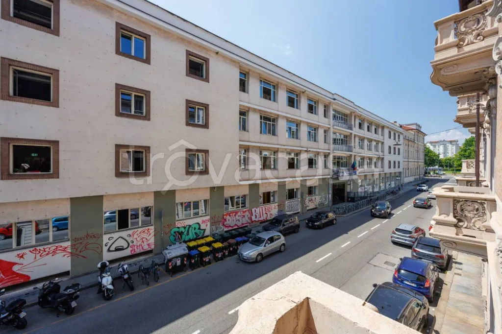Exterior - Liberty Style Apartment with Bow Window in Turin