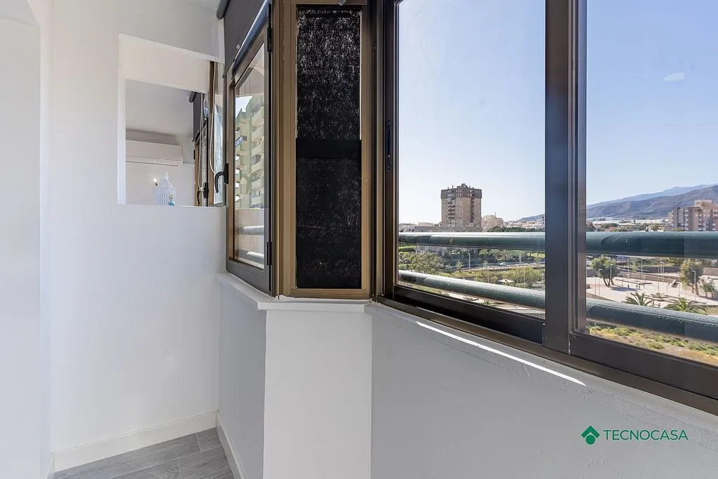 Rõdu - Modernised Apartment with Balcony in Aguadulce Sur