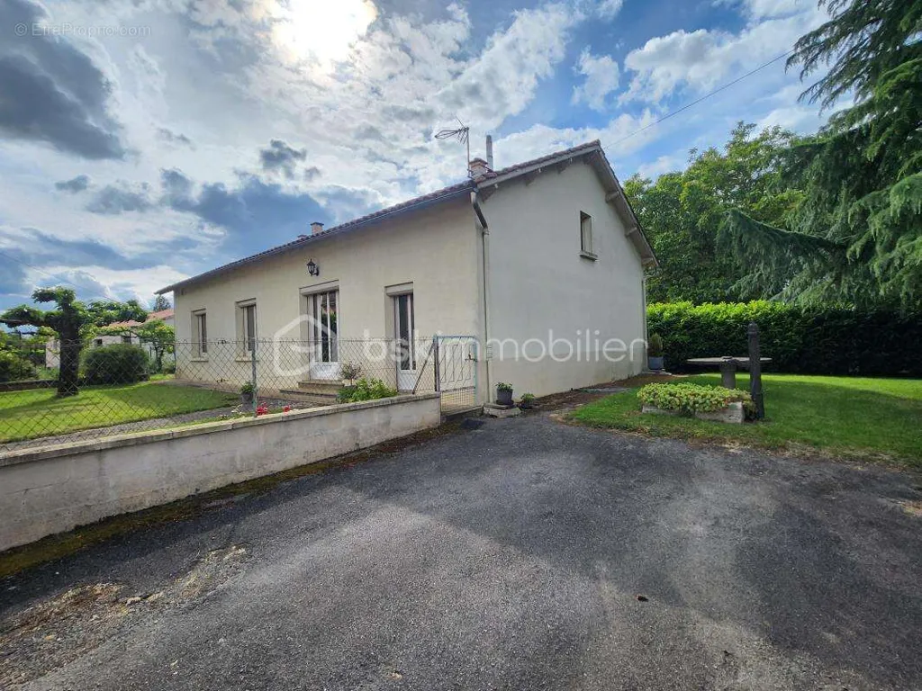 Välivaade - Detached Bungalow with Garden in Rouillé