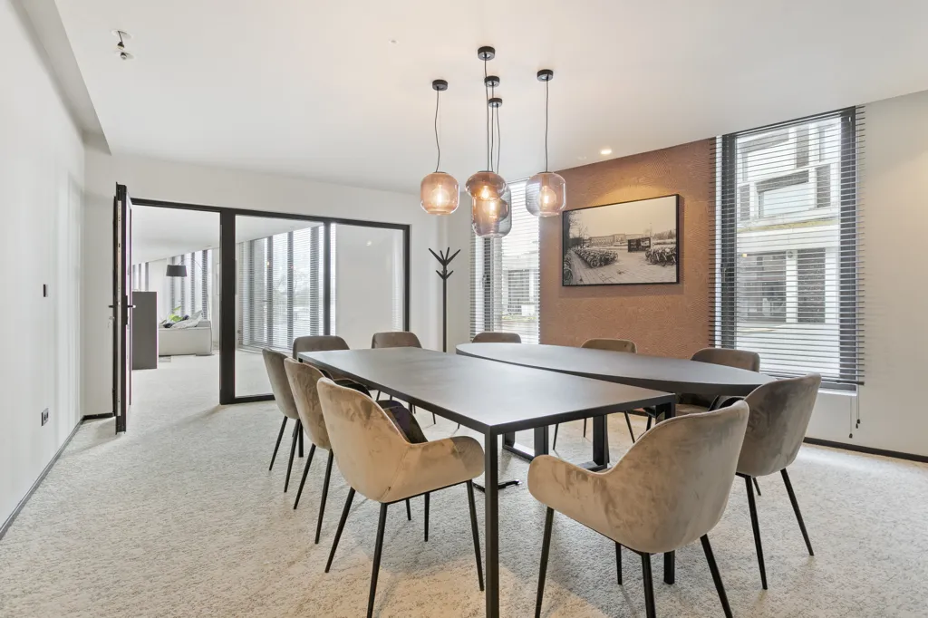 Salle à manger - Bureaux à Louer avec Vue Promenade à Bruges