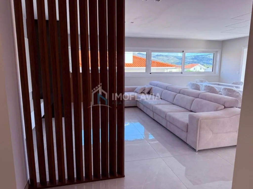 Elutuba - Luxury Detached House with Garage in Chaves