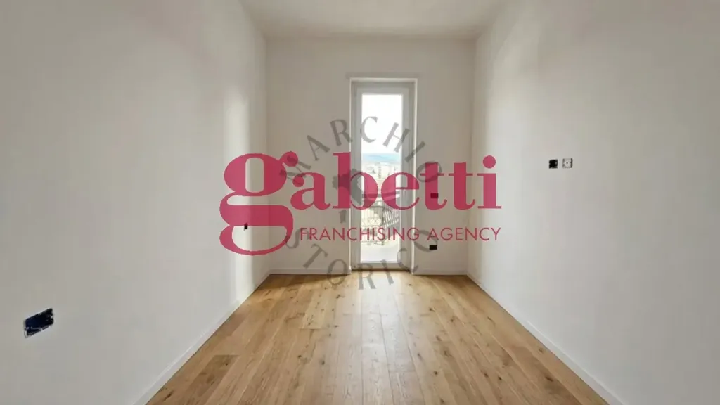 Pièces - Fully Rented Triplex in Florence
