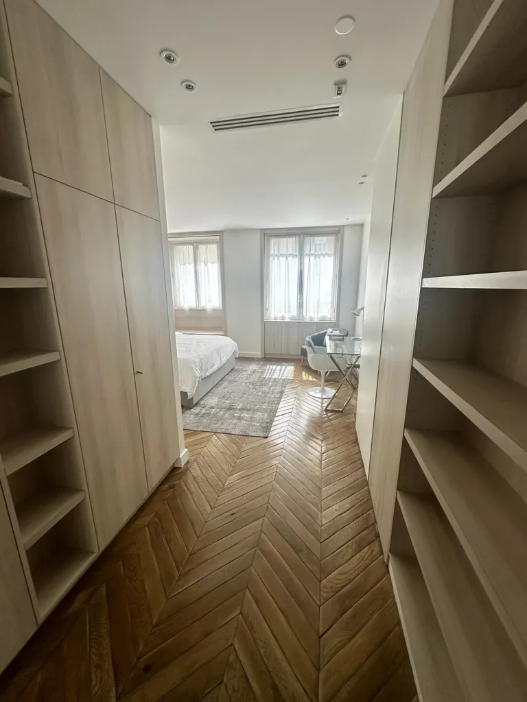 Pièces - Appartement Meublé avec Balcon à Paris 8ᵉ