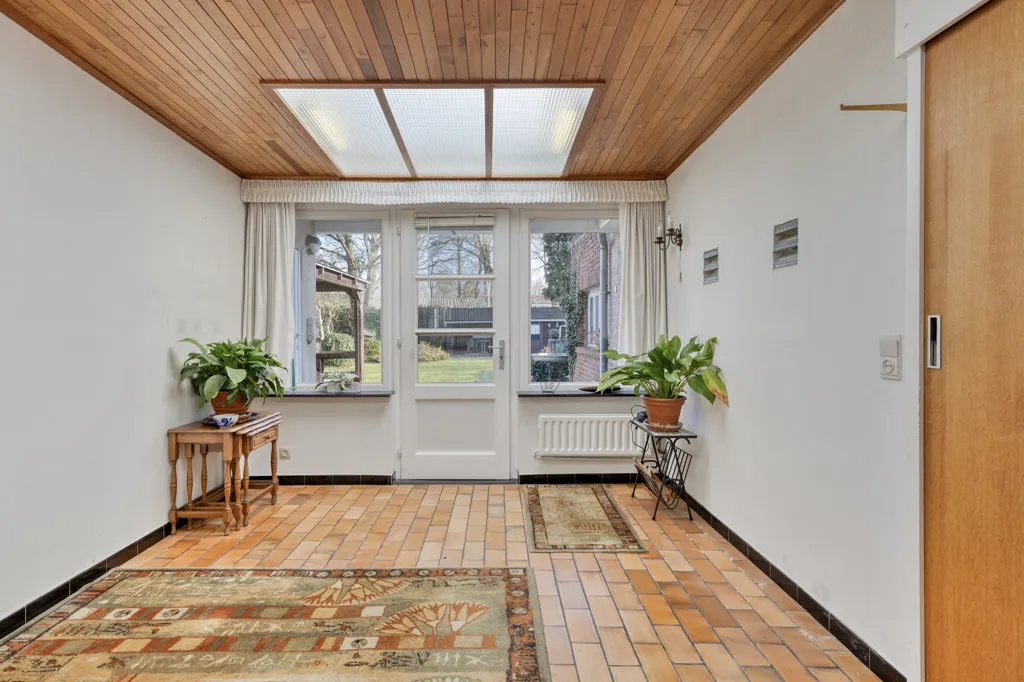 Esik - House with Development Potential in Brasschaat