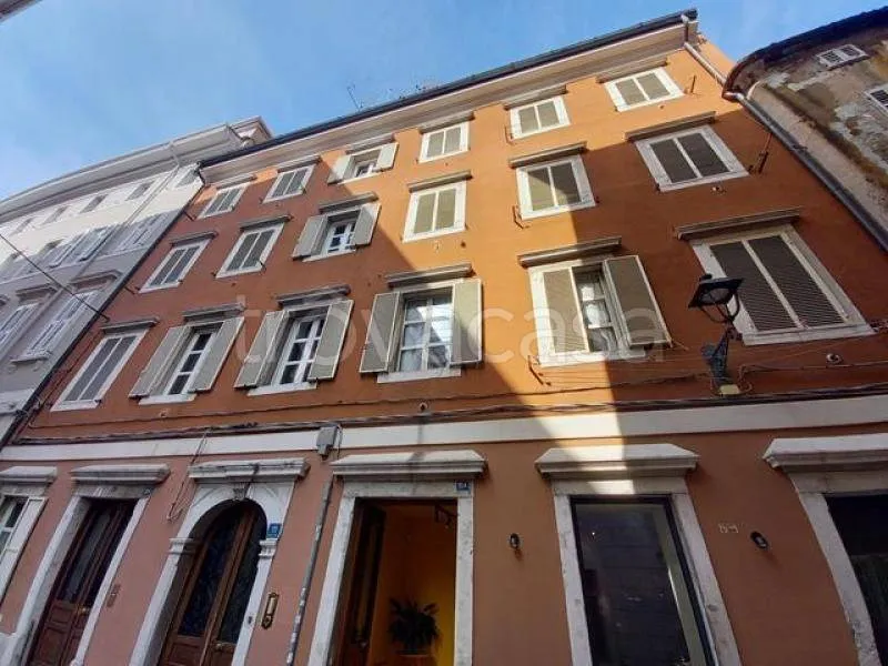 Välivaade - Mansarded Flat in Historic Palazzo, Trieste