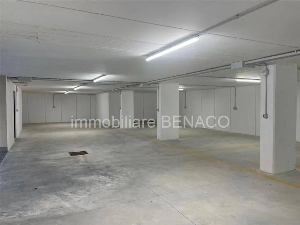Garage - Luxury Apartment with Pool in Torri del Benaco