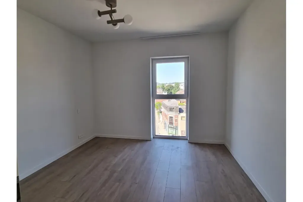 Rooms - New 2-Bed Apartment with Terrace in Seraing