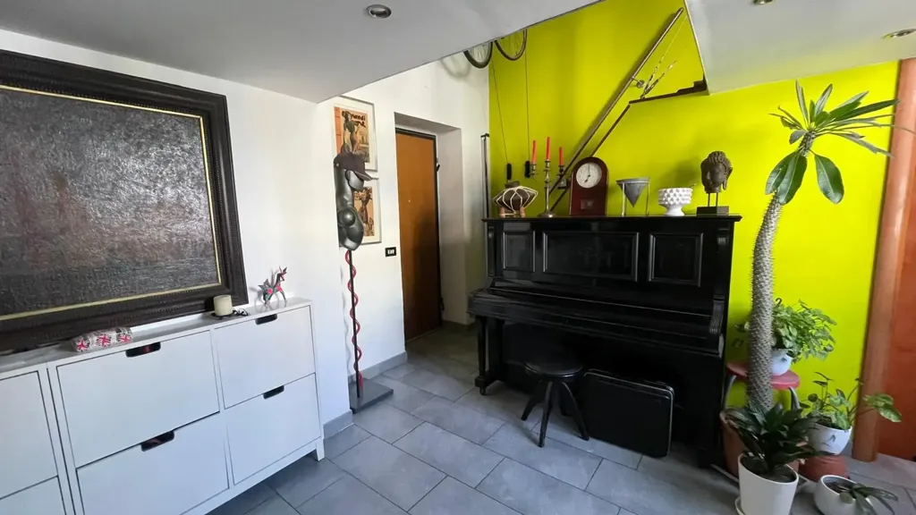hallway_entrance