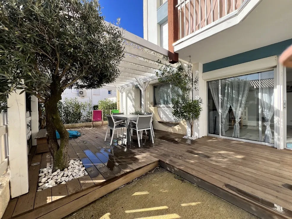 Terrass - Apartment with Terrace near St Pierre Beach