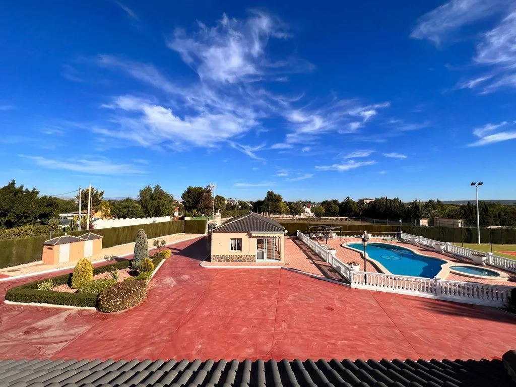 Piscine - Luxury Detached House with Pool in Perleta