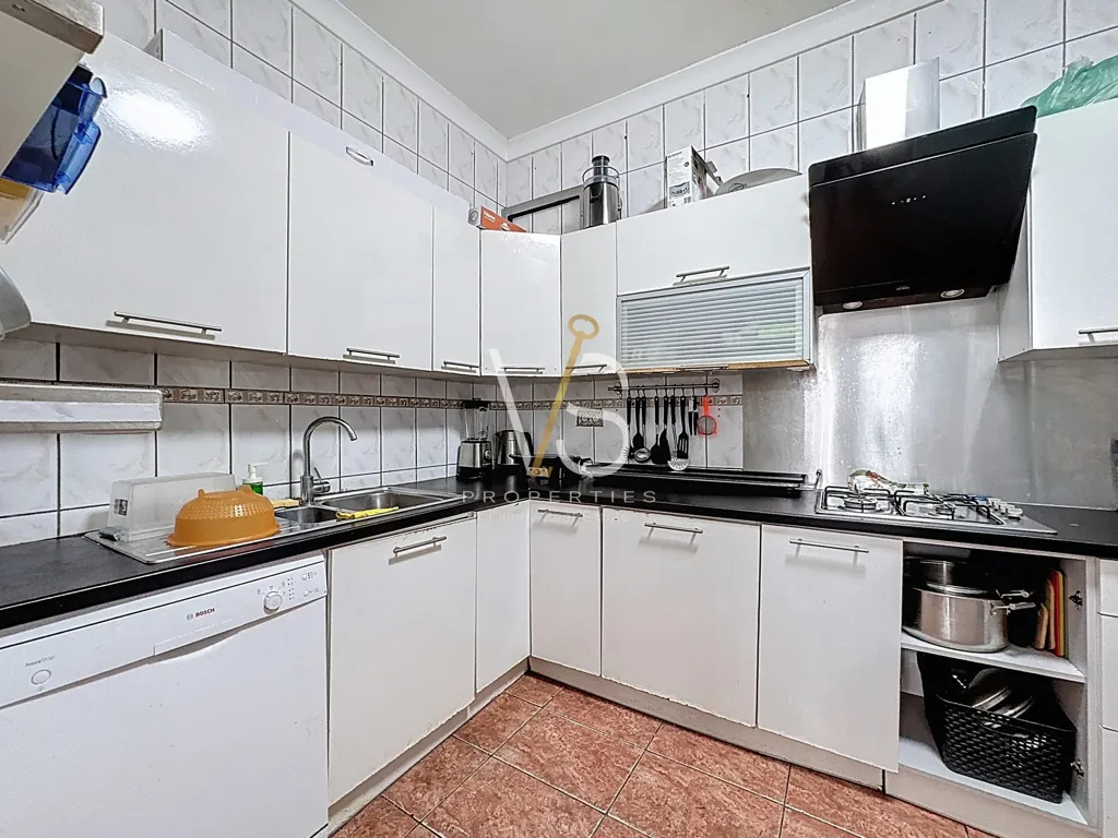 Cuisine - Maison 5 Chambres avec Entrepôt à Anderlecht