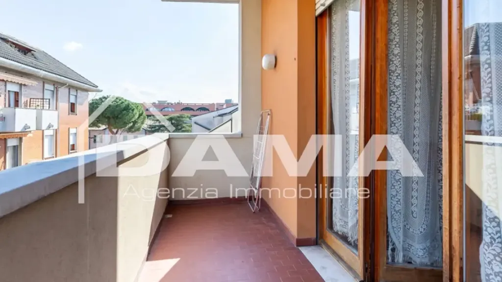 Rõdu - Triplex with Balcony in Forlì