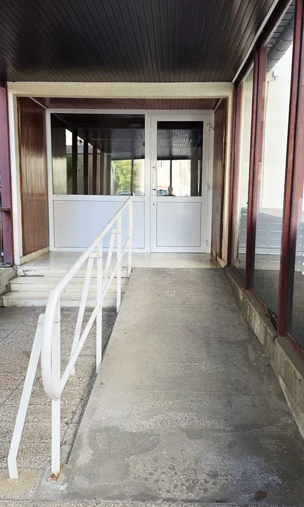 hallway_entrance