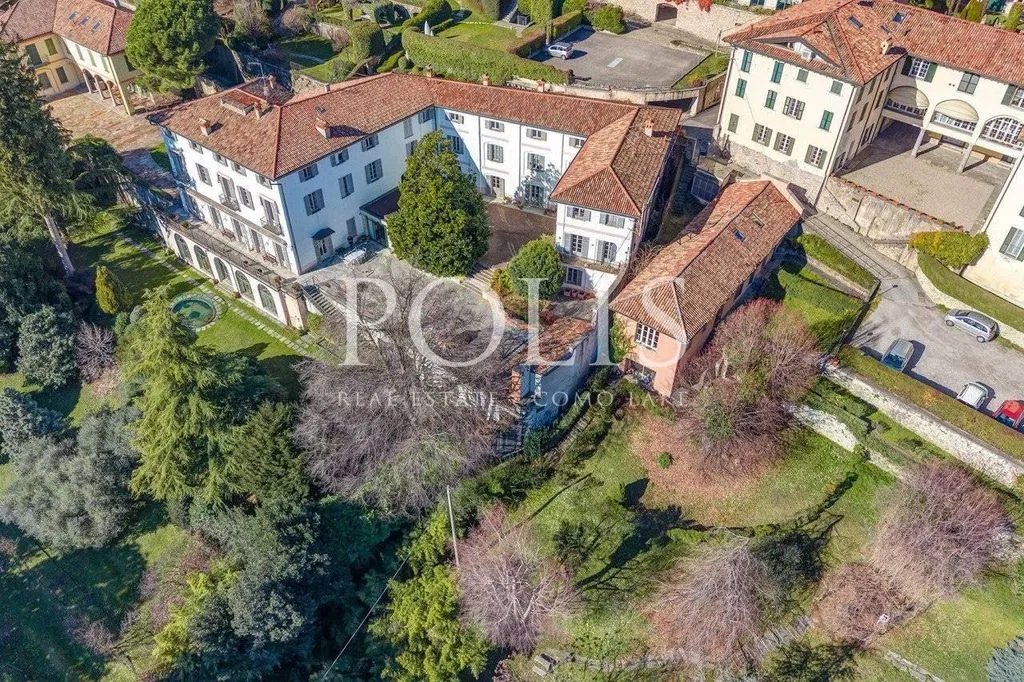 Õhuvaade - Historic Villa with Lakeside Views in Como