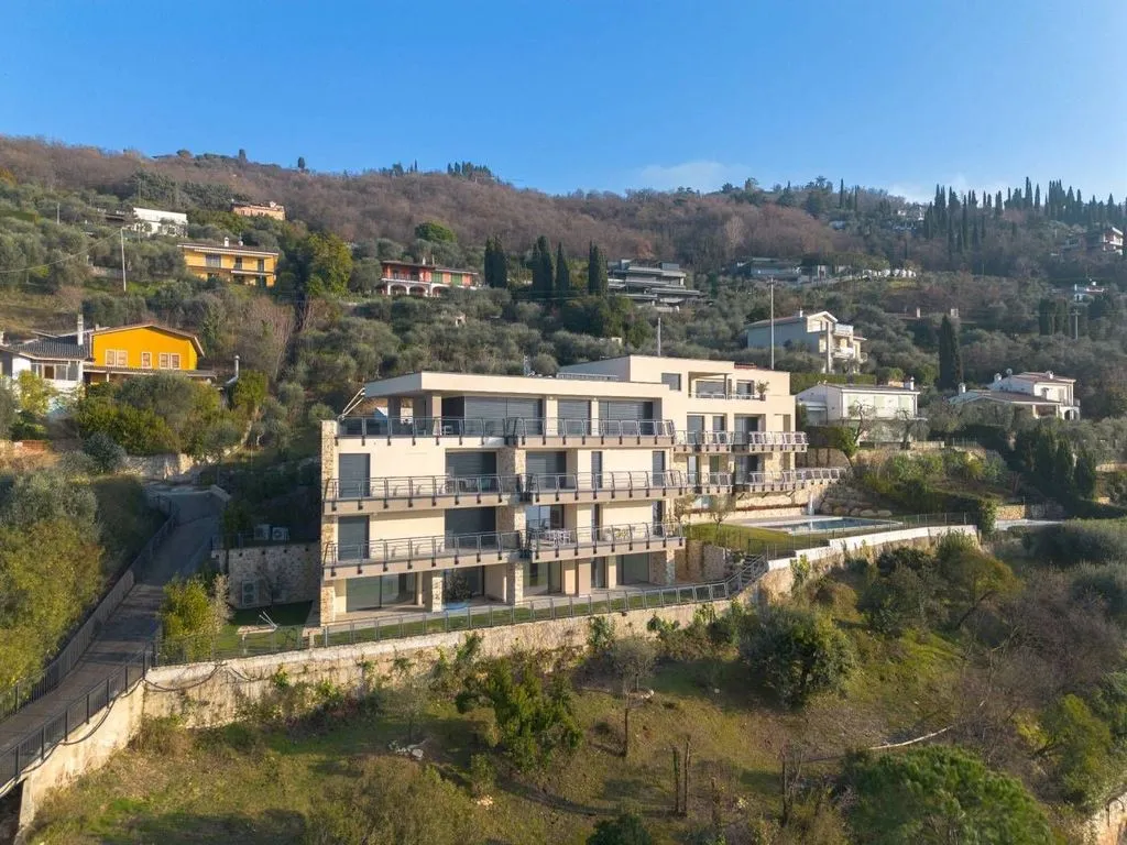 Vue aérienne - Luxury Apartment with Pool in Torri del Benaco