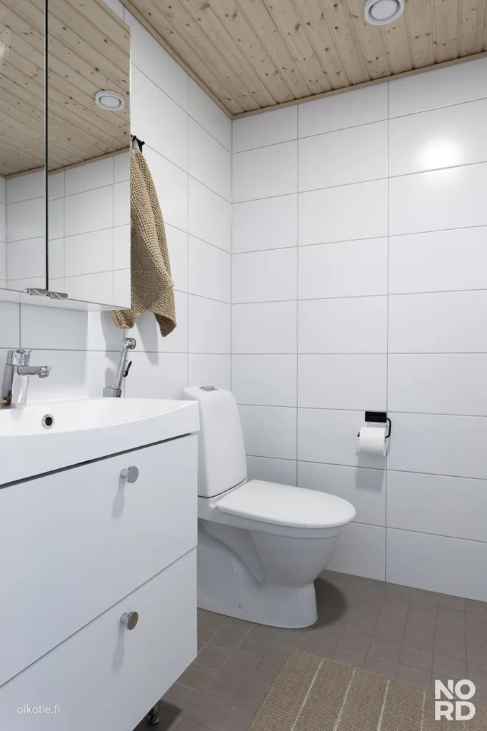 Bathrooms - Modern Terraced House with Sauna in Perusmäki, Espoo