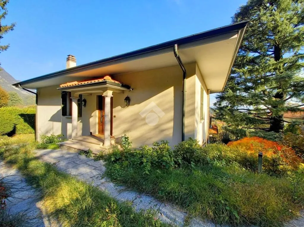 Esterno - Panoramic Villa with Garden in Ponte Lambro
