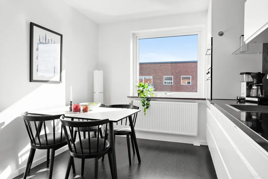 Salle à manger - Bright Two-Bedroom Flat with Balcony in Trelleborg