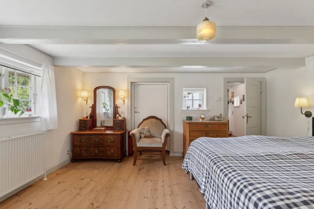 Magamistoad - Historic Timber Frame House with Private Forest near Bogense