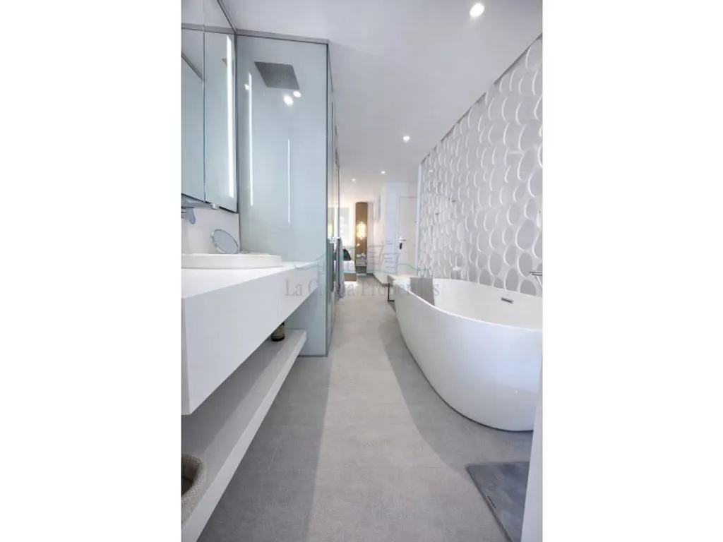 Salles de bain - Luxury Apartment with Ocean View in La Caleta