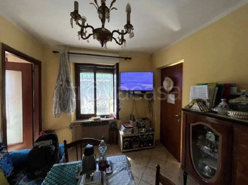 Salle à manger - Ground Floor Apartment with Courtyard Access in Priocca