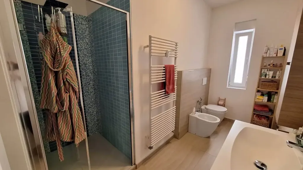 Vannitoad - Elegant Triplex with Terrace in Trieste