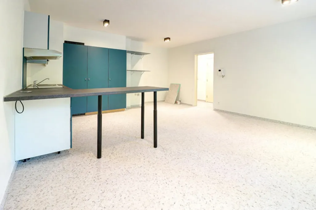 Cuisine - Studio avec Piscine Commune près du Bois de la Cambre