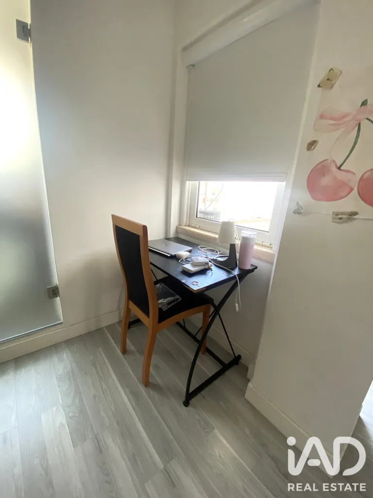 Studio - Renovated Apartment with Balcony in Setúbal