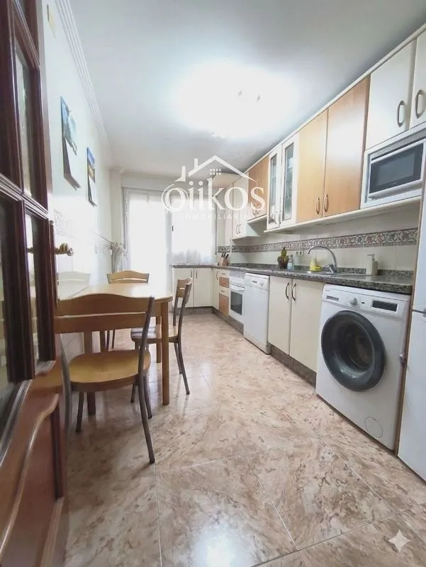 Köök - Apartment with Garage in Salesas