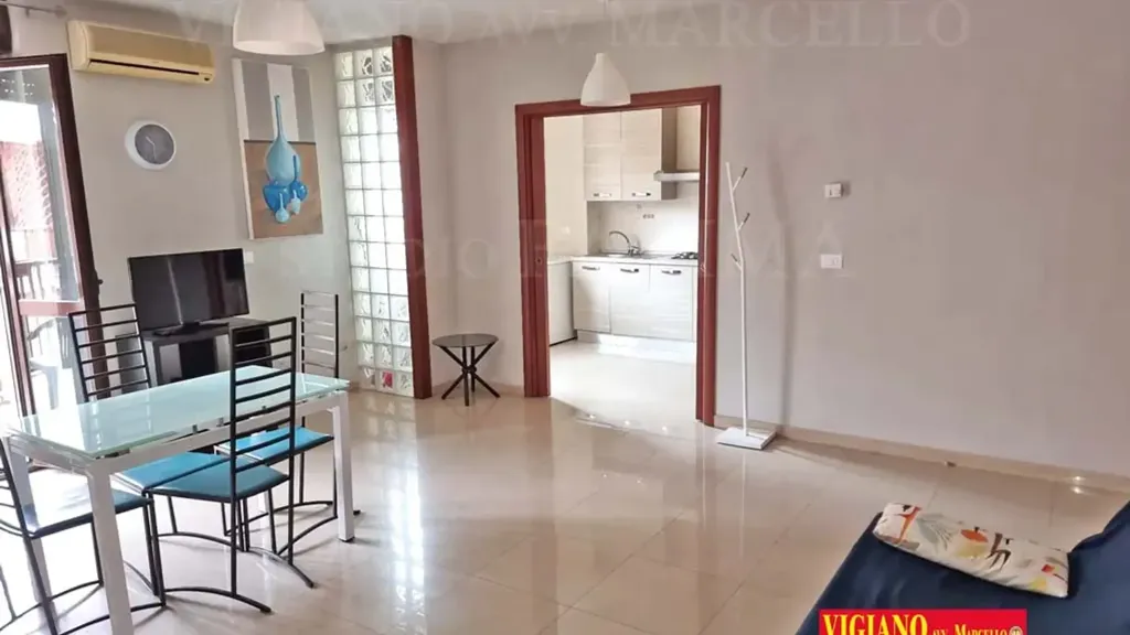 Séjour - 2-Bedroom Apartment with Balcony in Foggia