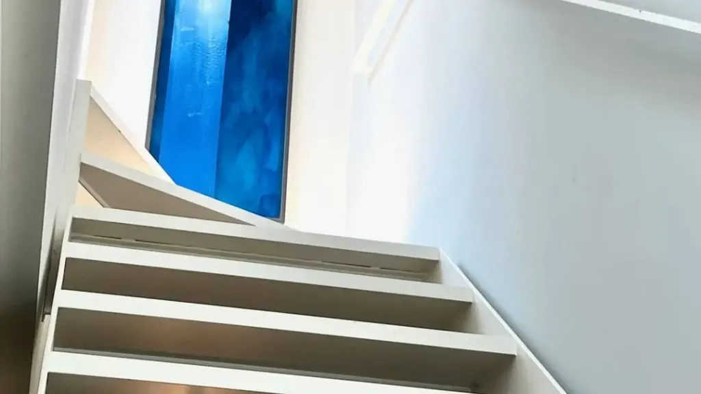 Pièces - Loft Apartment with Large Windows in Mantova Centre