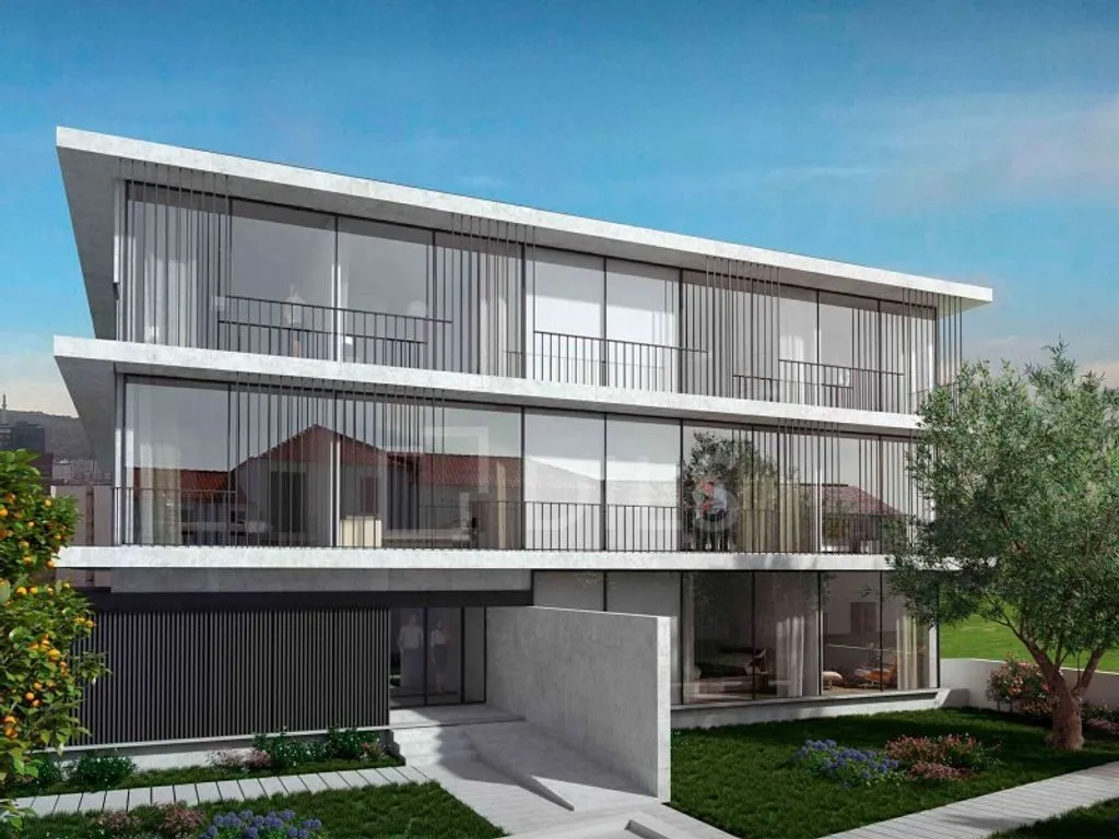 Development Land with Approved Project in Carnide
