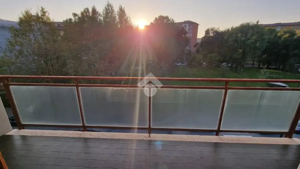 Balcon - Five-Bedroom Apartment with Balcony in Milan