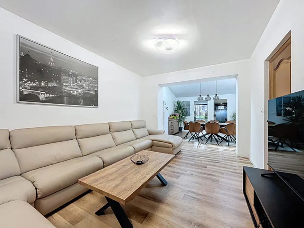 Elutuba - Renovated House with Terrace in Mouscron