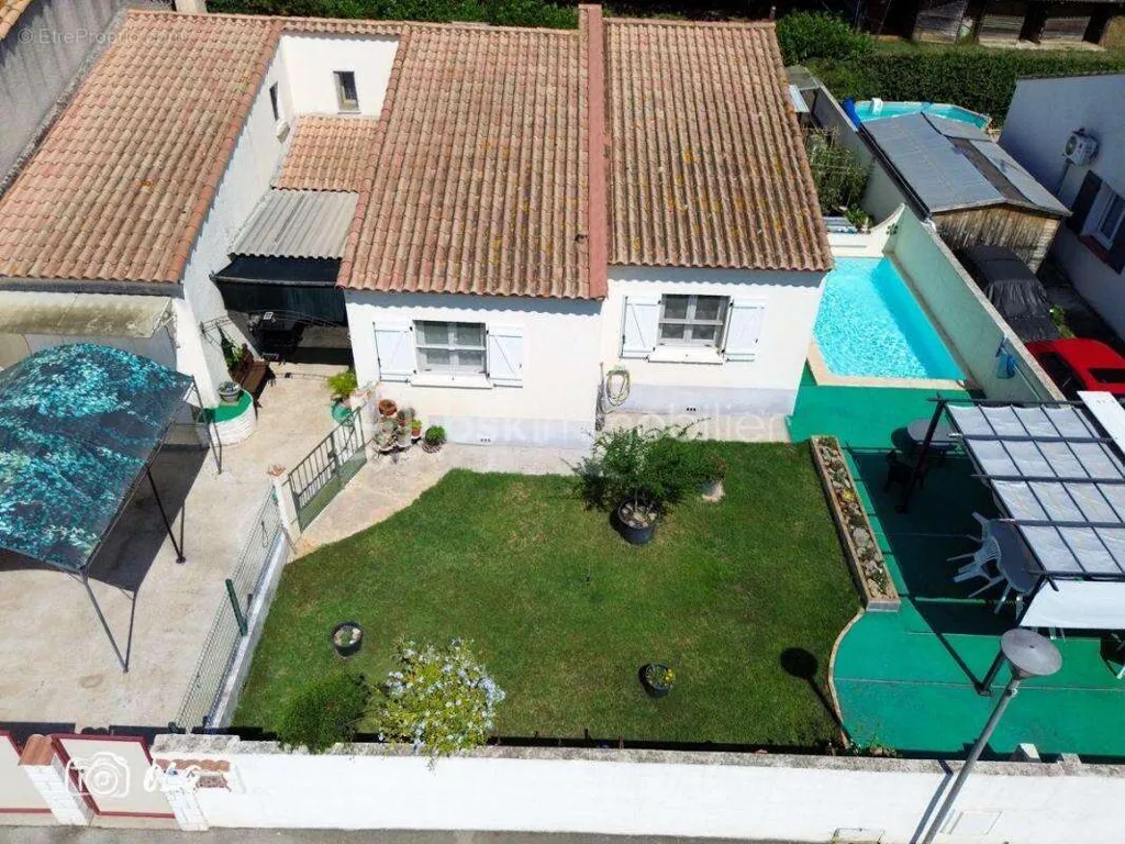 Vue aérienne - Villa avec Studio Indépendant à Lansargues