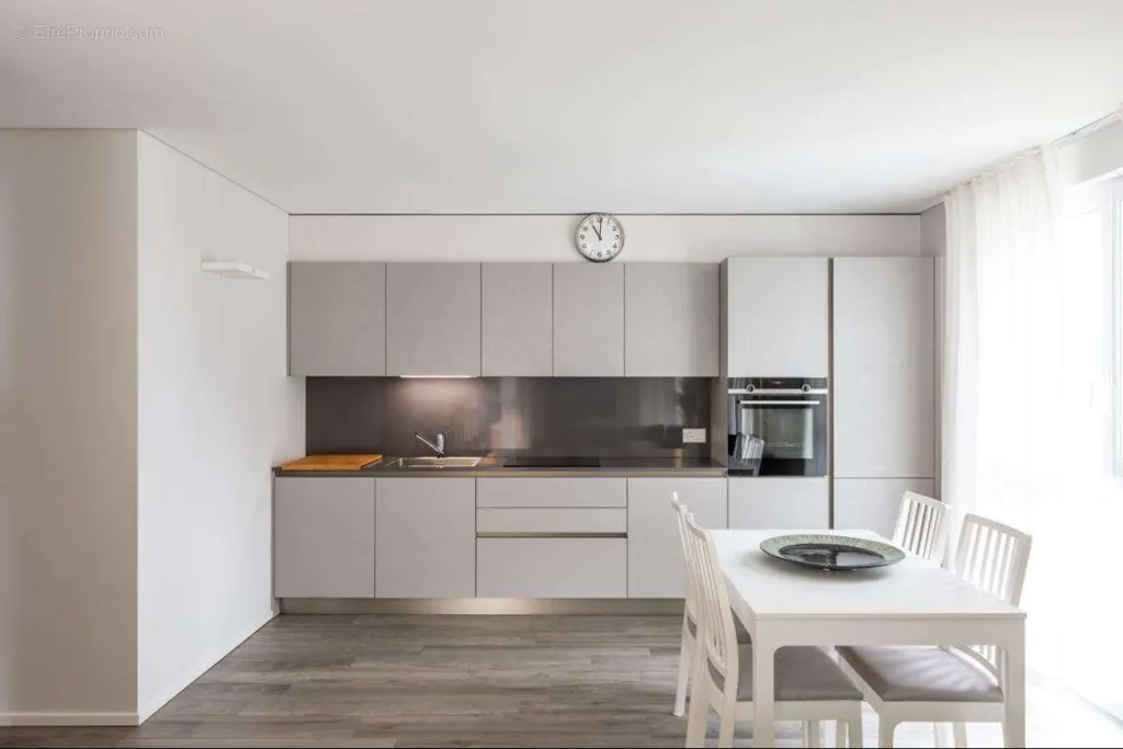 Cuisine - T4 Apartment with Canal View in La Rochelle