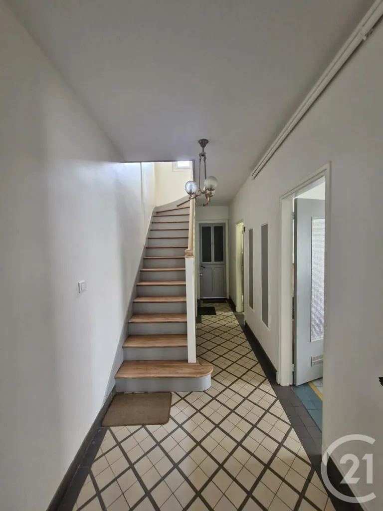 hallway_entrance