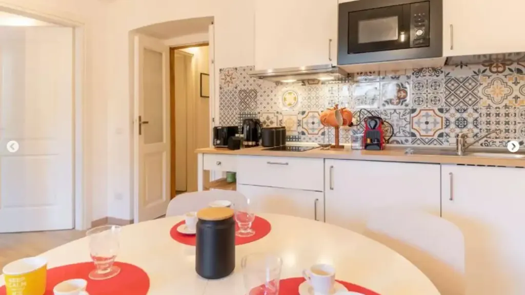 Cuisine - Central Rome Studio with Historic Charm