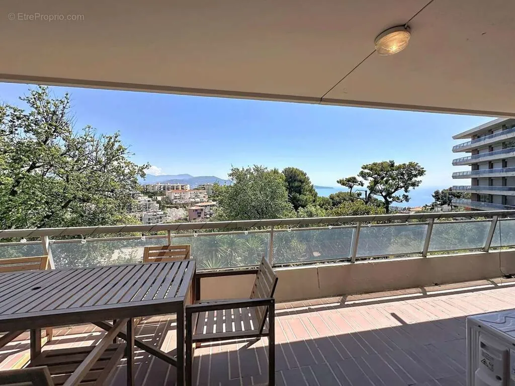 Balcony - Luxury Apartment with Sea View in Nice