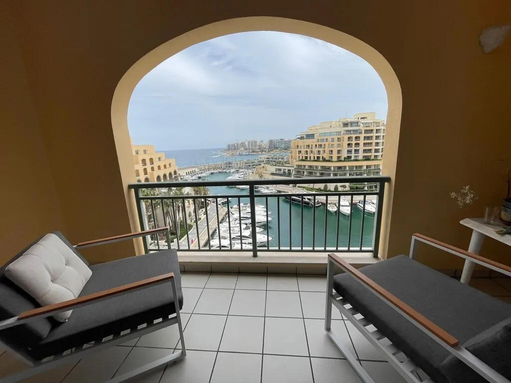 Balcone - Appartamento con 3 camere a Portomaso