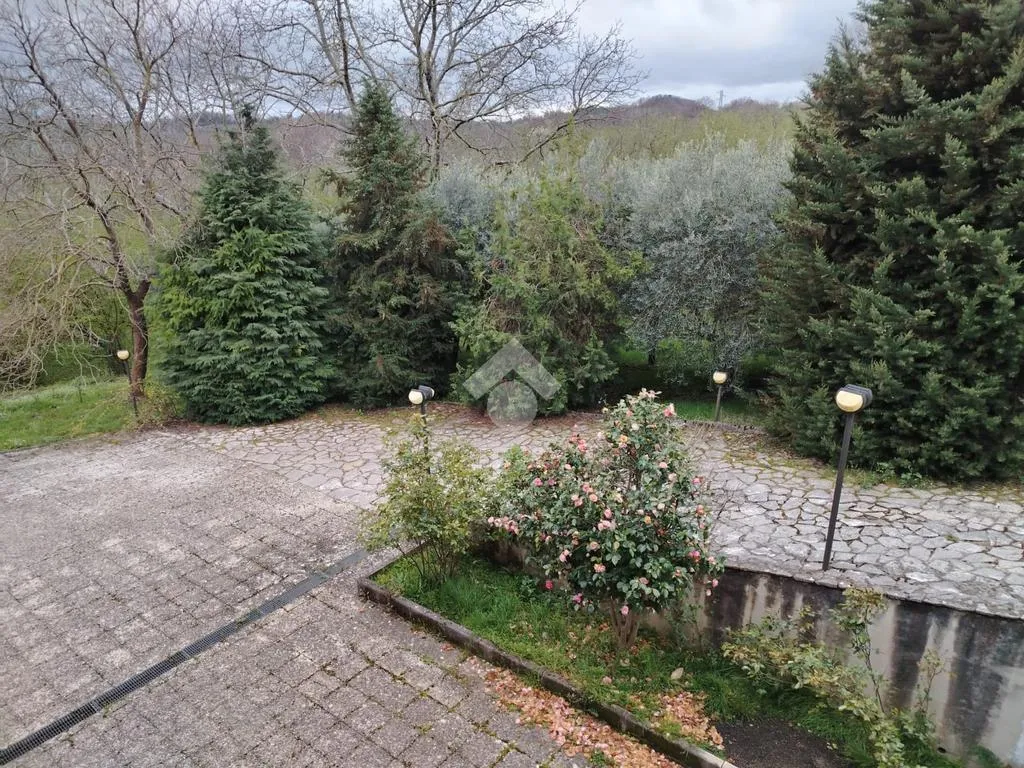 Aed - Villa with Garden in Altavilla Irpina