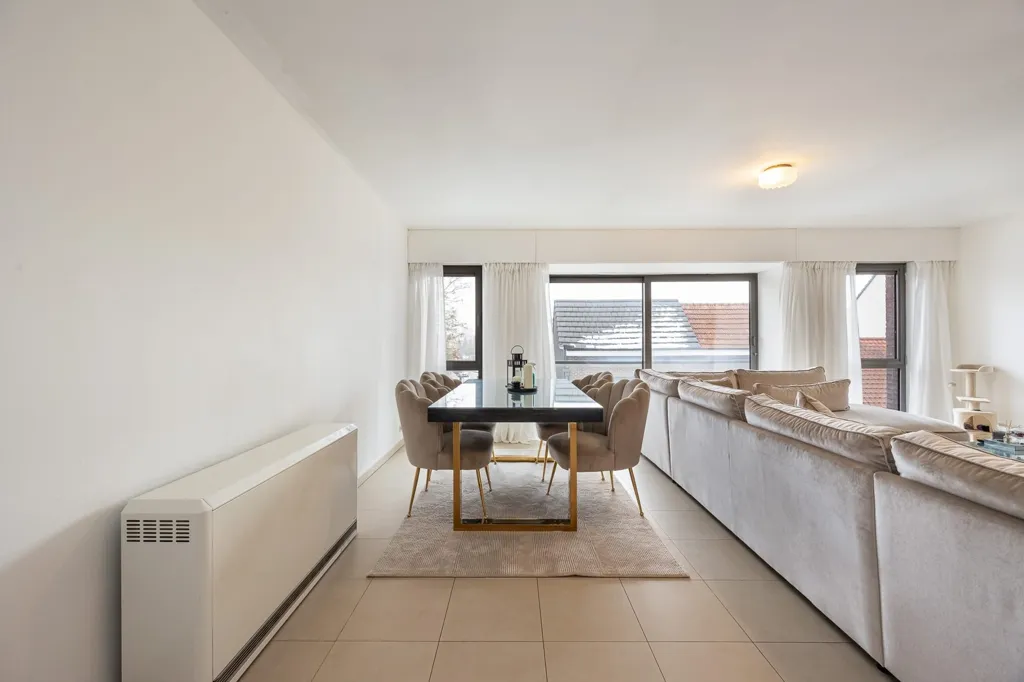 Séjour - Appartement Moderne avec 3 Chambres à Wommelgem