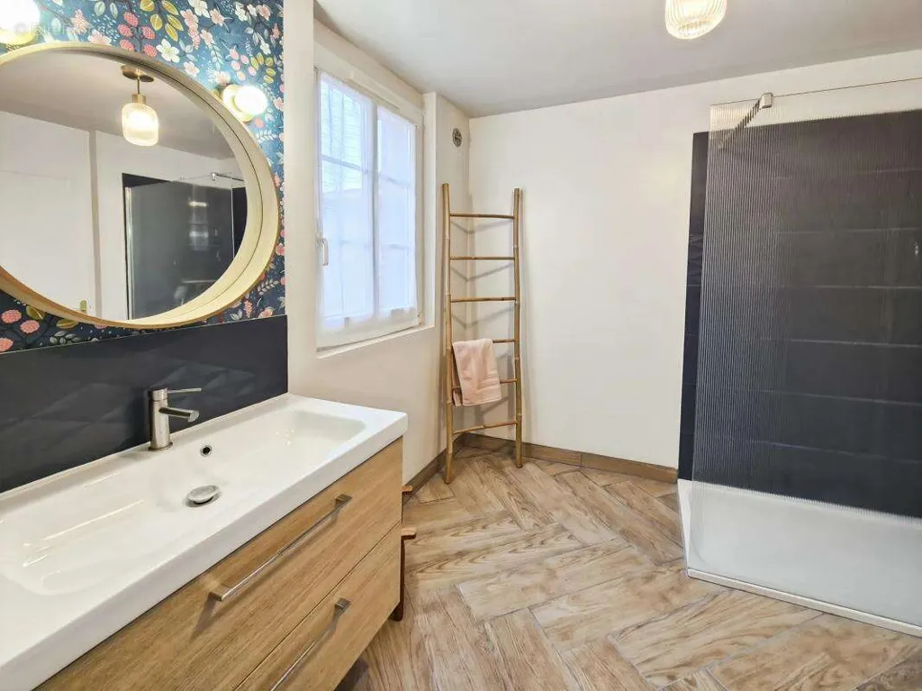 Bathrooms - Charming House with Courtyard in Prunay le Gillon